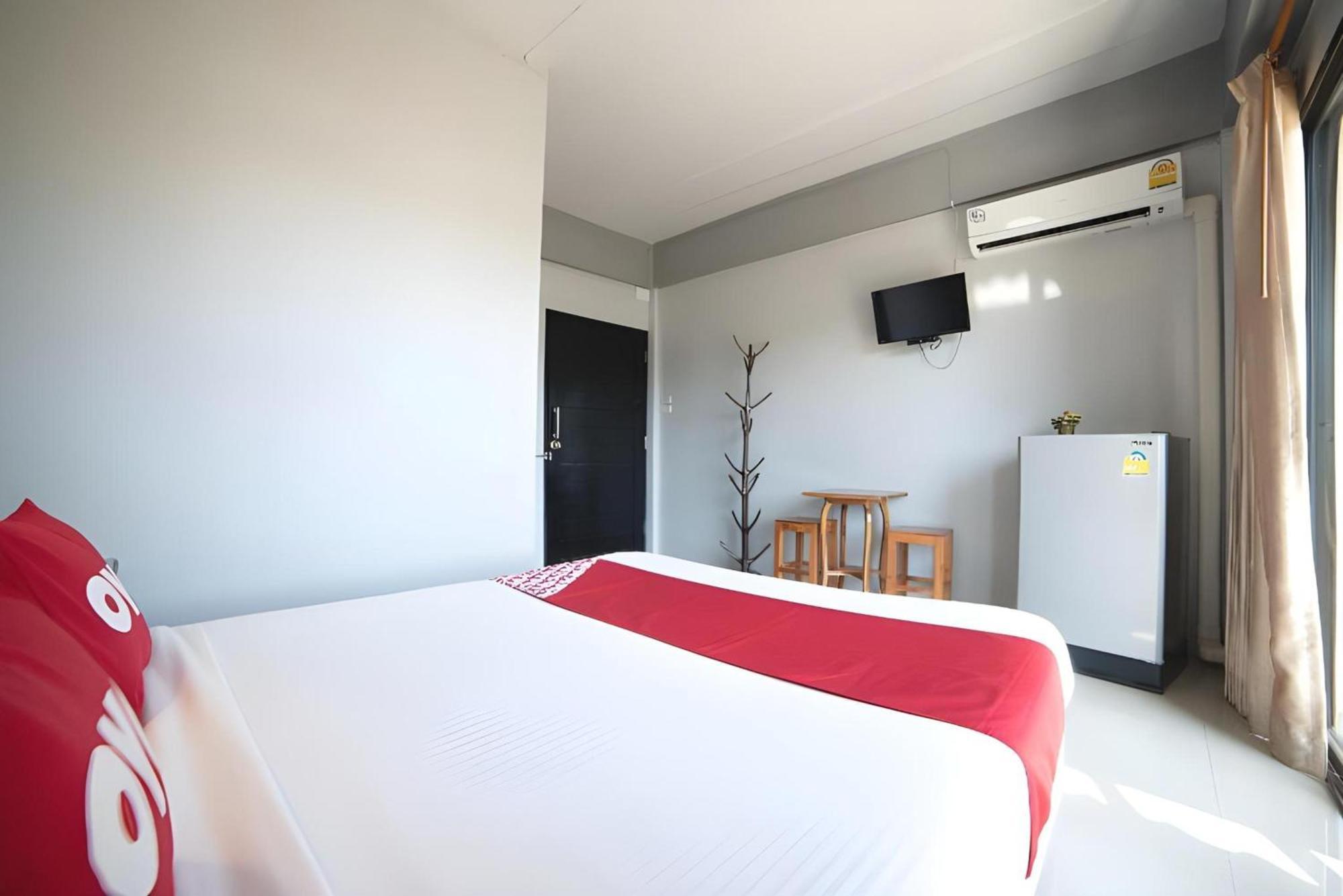 Oyo 465 Krung Kao Traveller Lodge Phra Nakhon Si Ayutthaya Exteriör bild