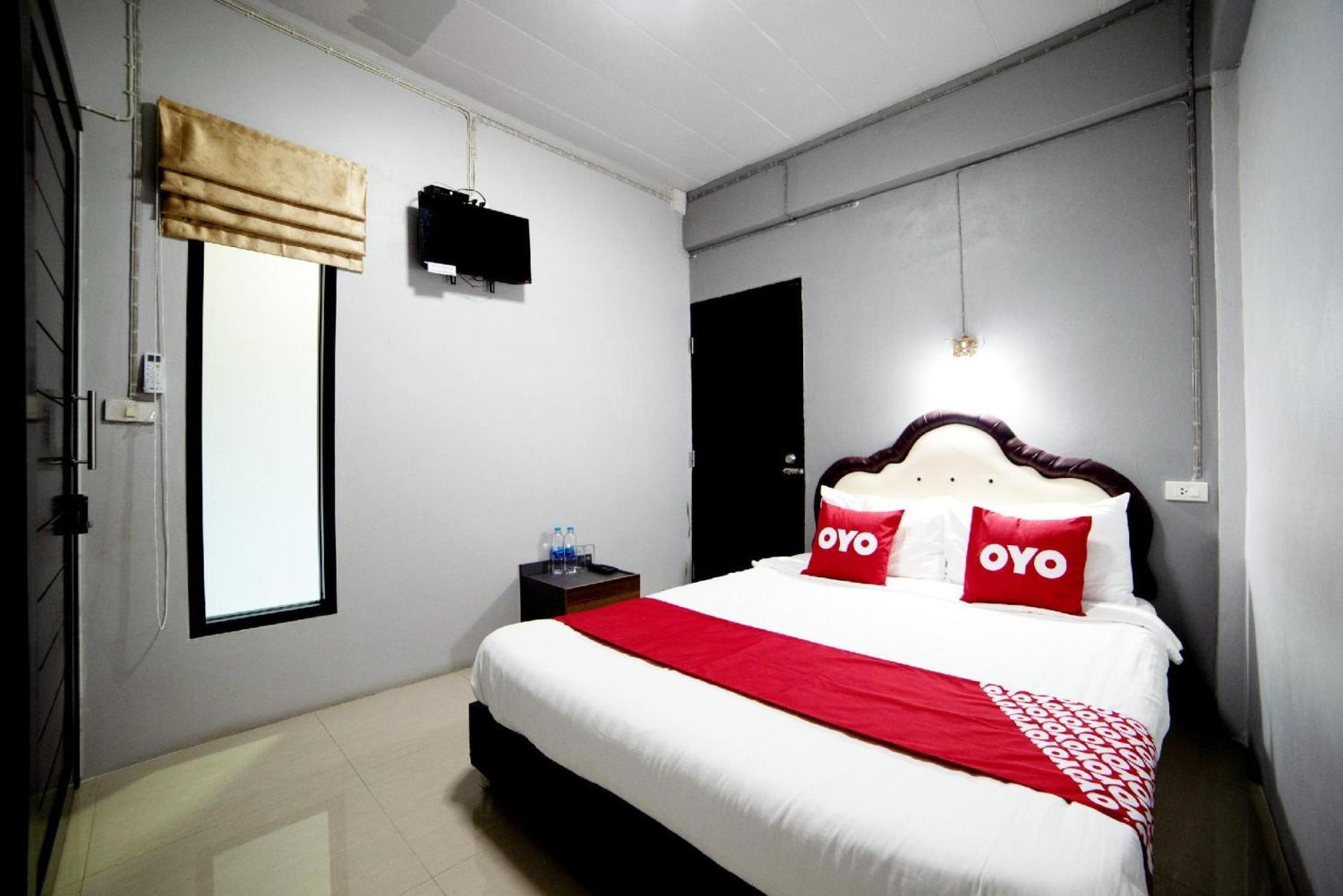 Oyo 465 Krung Kao Traveller Lodge Phra Nakhon Si Ayutthaya Exteriör bild