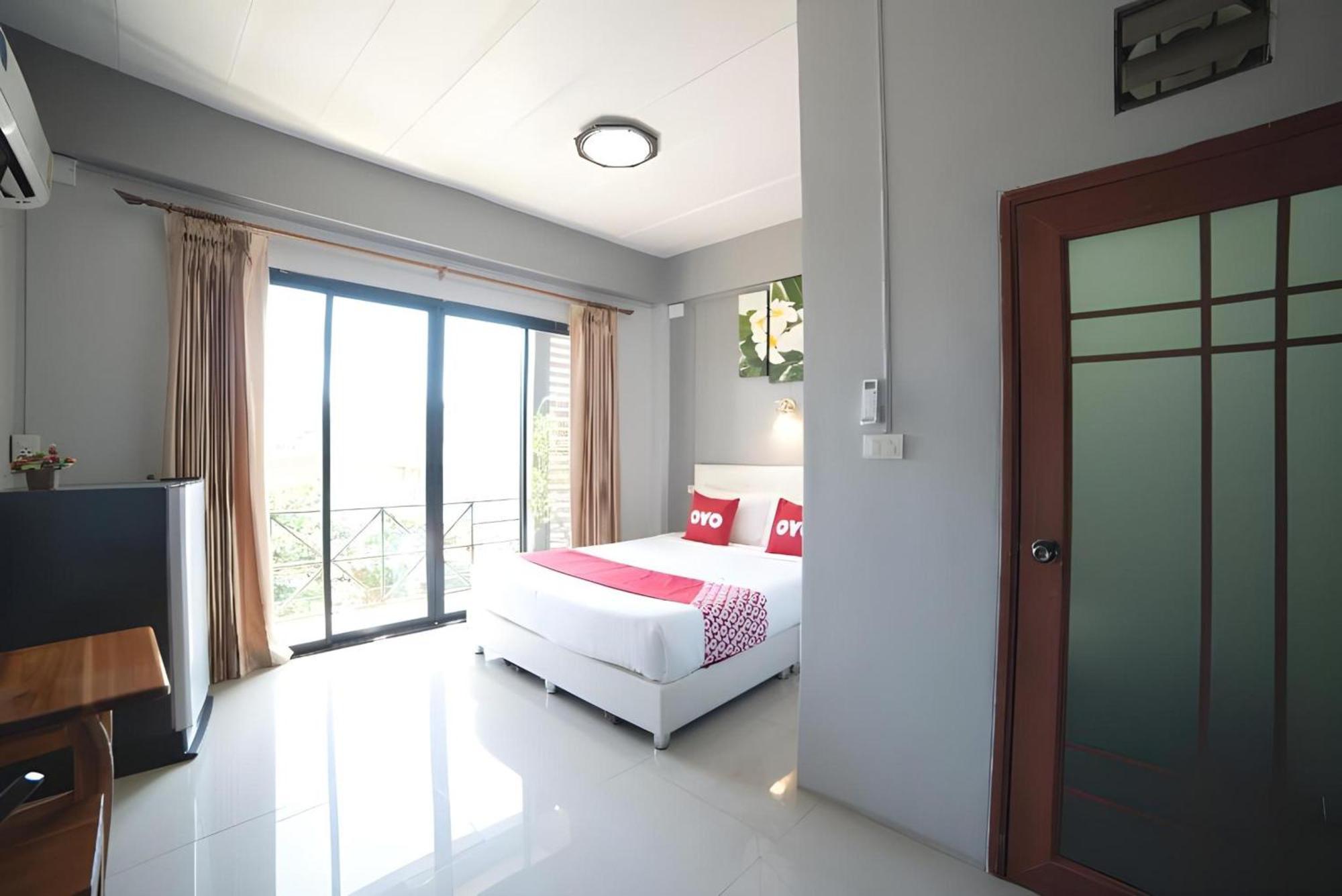 Oyo 465 Krung Kao Traveller Lodge Phra Nakhon Si Ayutthaya Exteriör bild