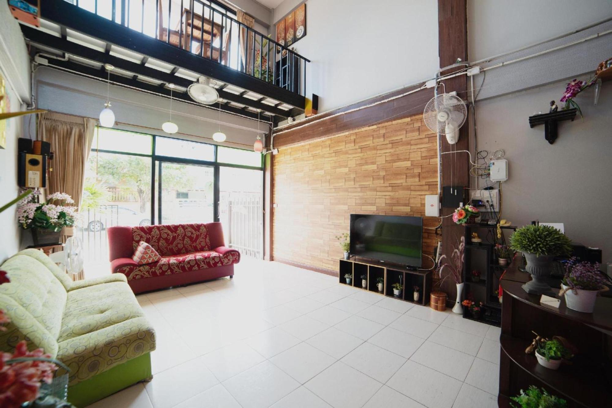 Oyo 465 Krung Kao Traveller Lodge Phra Nakhon Si Ayutthaya Exteriör bild